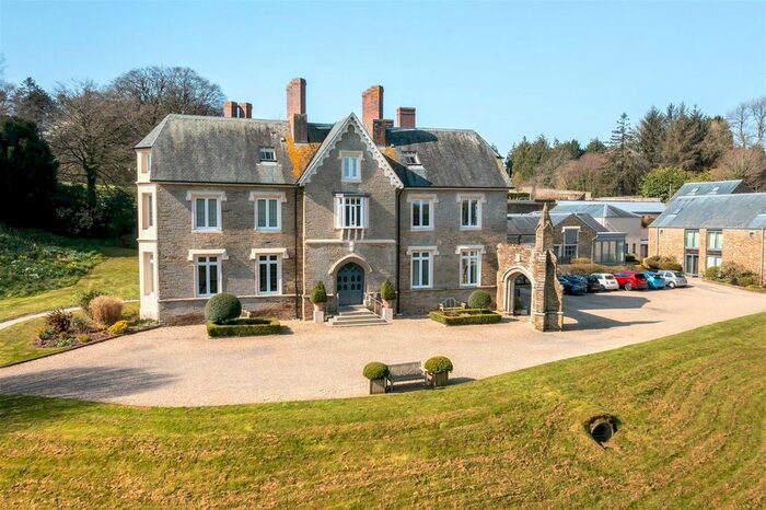 3 Bedroom Flat For Sale In East Allington, Totnes, TQ9