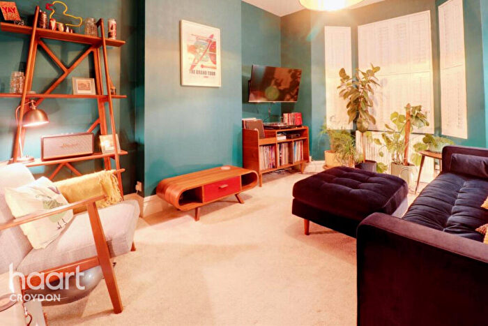 4 Bedroom Semi-Detached House To Rent In Clarendon Road, Croydon, CR0