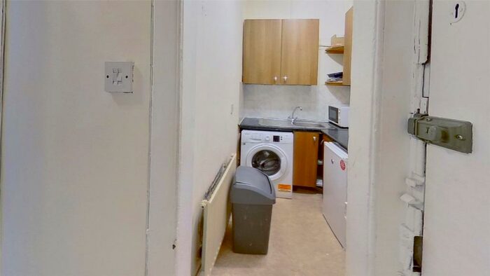 1 Bedroom Flat To Rent In Rossie Place, Edinburgh, EH7