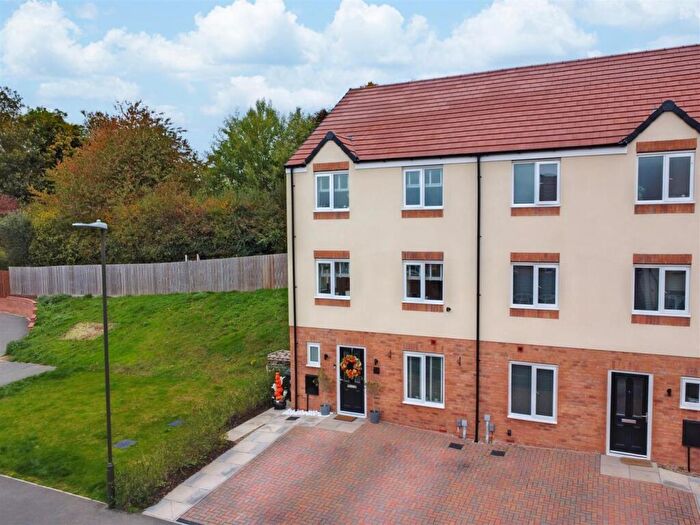 4 Bedroom Semi-Detached House For Sale In Slater Way, Ilkeston, DE7