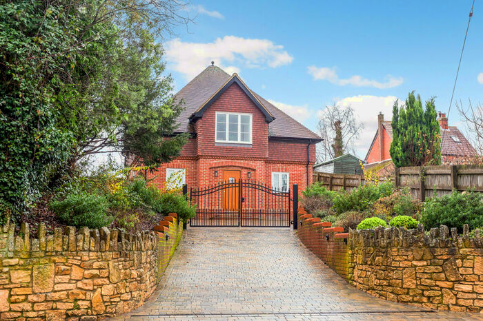 4 Bedroom Detached House For Sale In High Street, Devizes, SN10