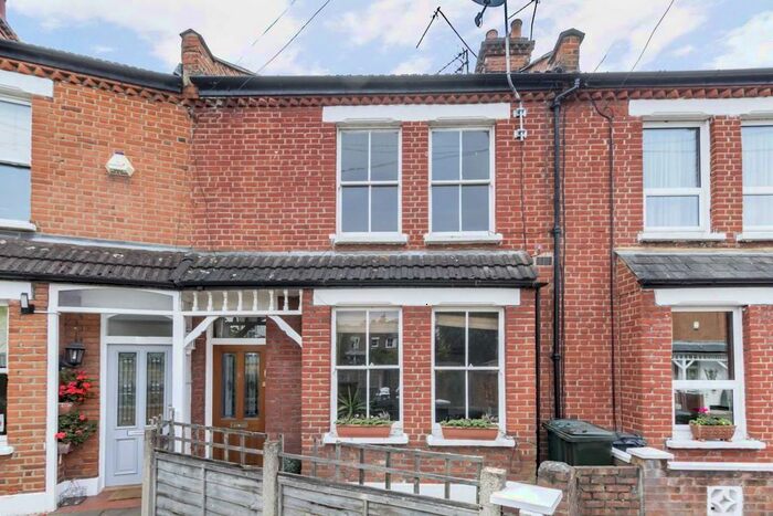 2 Bedroom Flat To Rent In Oxford Gardens, London, W4