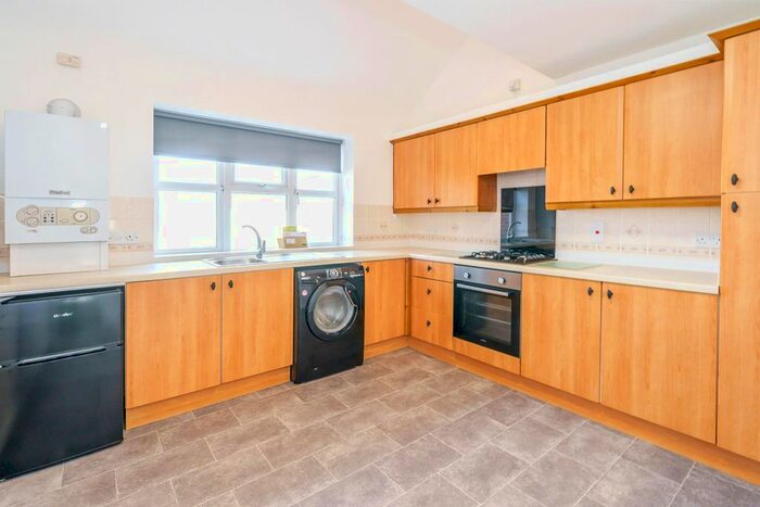 2 Bedroom Maisonette To Rent In Elm Grove, Hayling Island, PO11