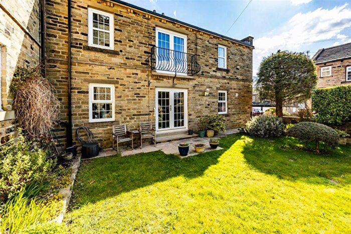 2 Bedroom Apartment For Sale In Village Street, Norwood Green, Halifax, HX3