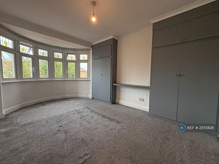 4 Bedroom Semi-Detached House To Rent In Vicars Close, Enfield, EN1