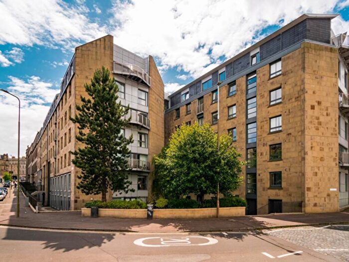 2 Bedroom Flat To Rent In East London Street, Edinburgh, EH7