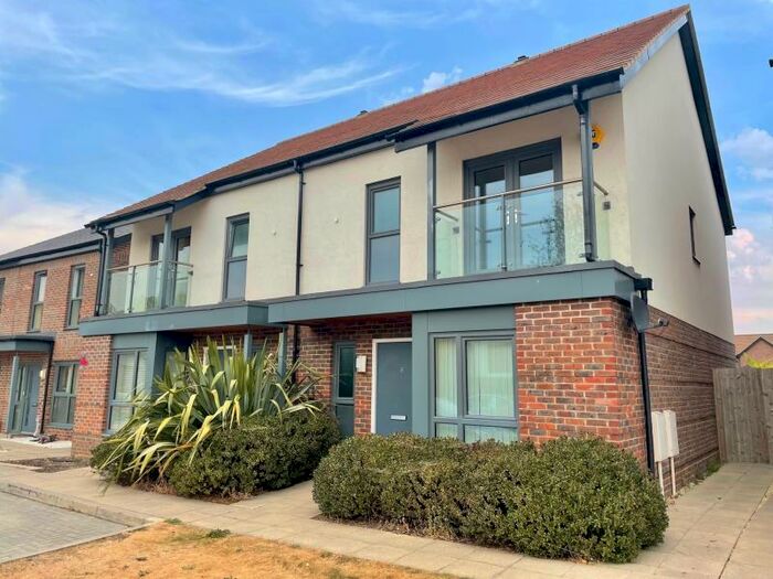 3 Bedroom Semi-Detached House To Rent In Harvard Way, Oakgrove, MK10