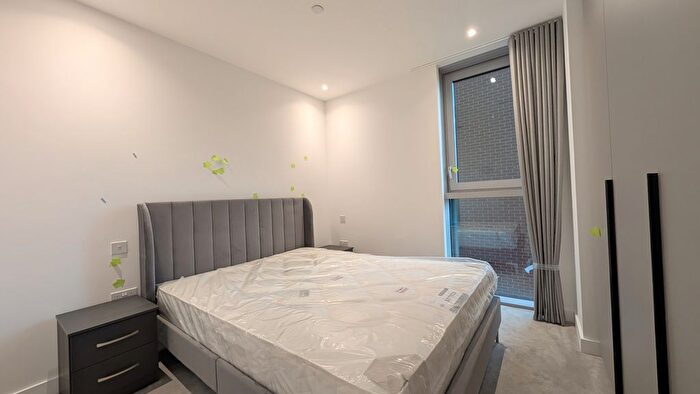 2 Bedroom Flat To Rent In Clarendon Road, Watford, WD17