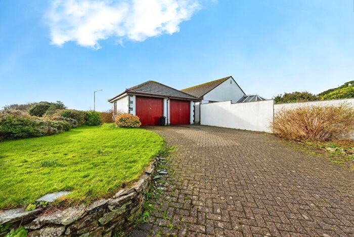 3 Bedroom Bungalow For Sale In Sarahs Close, Padstow, Cornwall, PL28