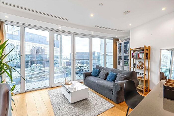 1 Bedroom Flat For Sale In Crossharbour Plaza, Canary Wharf, E14