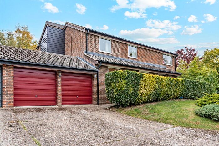 4 Bedroom Detached House For Sale In Redhill Wood, New Ash Green, DA3