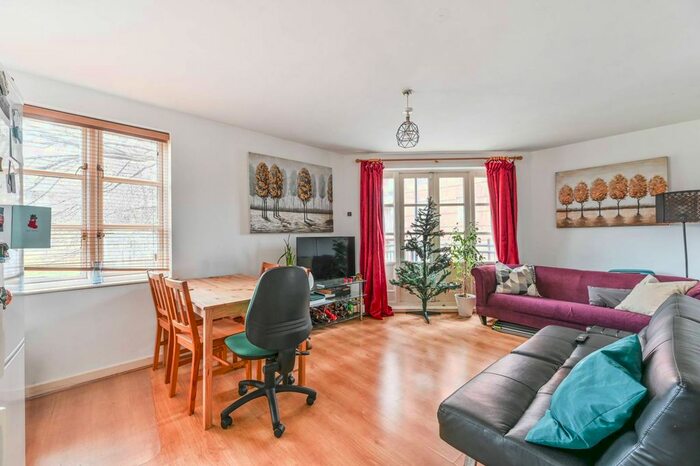 2 Bedroom Flat To Rent In Weston Street, London Bridge, London, SE1