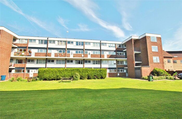 2 Bedroom Apartment To Rent In The Poplars, West Bridgford, Nottingham, Nottinghamshire, NG2