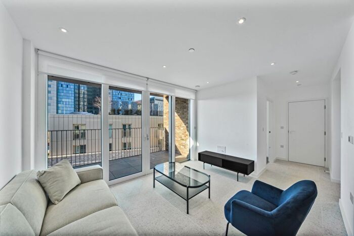 1 Bedroom Flat To Rent In Cendal Crescent, London, E1