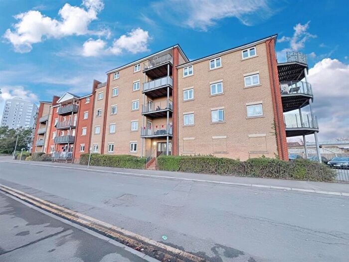 2 Bedroom Flat For Sale In Meridian Court, Thames Road, Grays, RM17