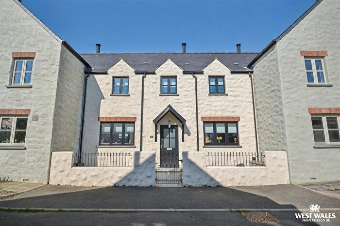 3 Bedroom Terraced House For Sale In Will Phillips Yard, Newport, SA42