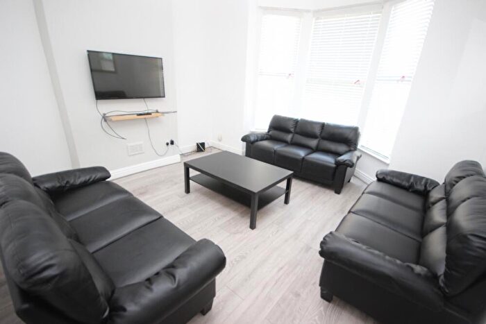 5 Bedroom Terraced House To Rent In Kenmare Road, L15