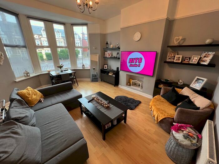 2 Bedroom Flat To Rent In Newport Road, Roath, Cardiff, CF24