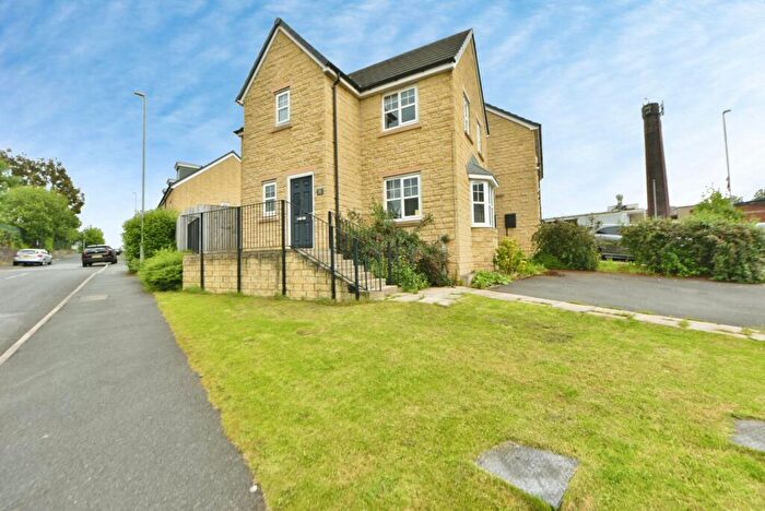 3 Bedroom Detached House For Sale In Tay Street, Burnley, Lancashire, BB11