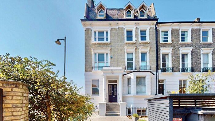 2 Bedroom Apartment For Sale In North Road, Highgate Village, London, N6