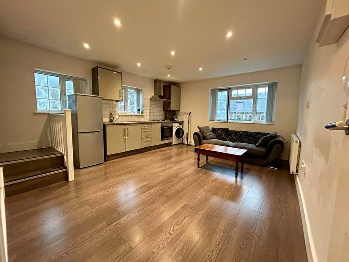 1 Bedroom Flat To Rent In Tottenham, London, N15