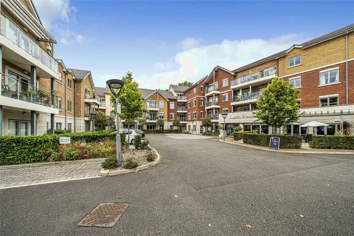 1 Bedroom Retirement Property For Sale In Austin Place, Oatlands Drive, Weybridge, Surrey, KT13
