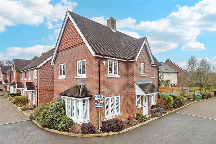 4 Bedroom Link Detached House For Sale In Stanley Mews, Billingshurst, West Sussex, RH14