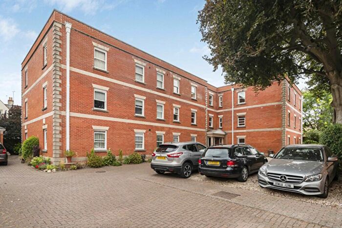 2 Bedroom Apartment For Sale In Carpenters Lane, Cirencester, Gloucestershire, GL7