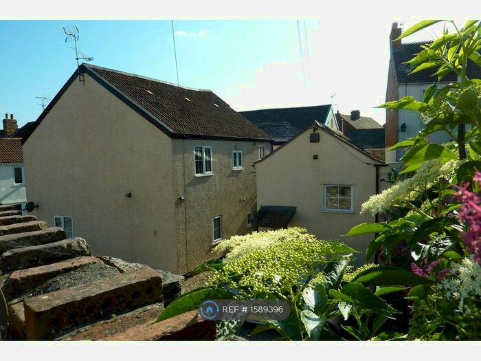 1 Bedroom Flat To Rent In Kingston Road, Taunton, TA2