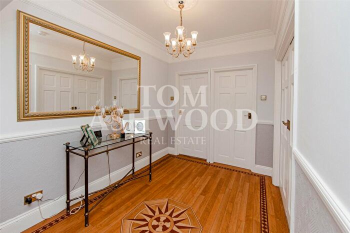 5 Bedroom End Of Terrace House For Sale In Westrow Drive, Leftley Estate, Barking, IG11