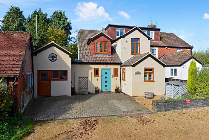 4 Bedroom End Of Terrace House For Sale In Mead Road, Cranleigh, GU6