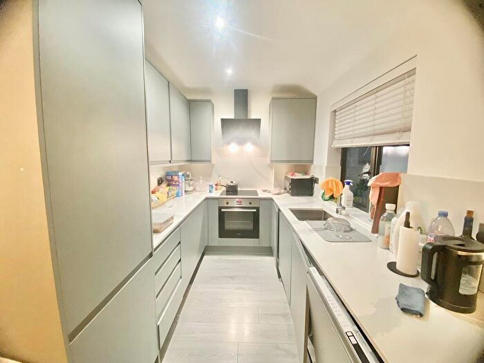 3 Bedroom Apartment To Rent In Hervey Close, London, N3
