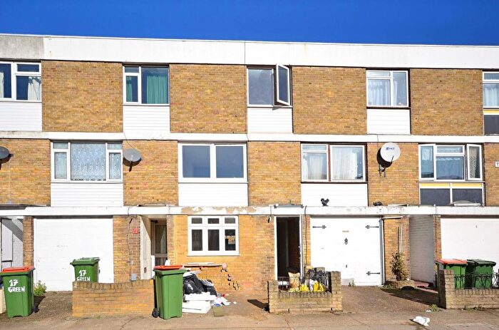 4 Bedroom House To Rent In The Green, Stratford, London, E15