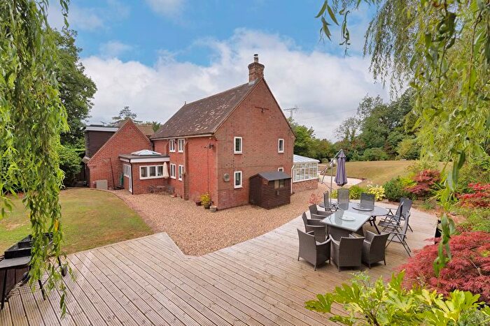 6 Bedroom Detached House For Sale In Lughorse Lane, Hunton, ME15