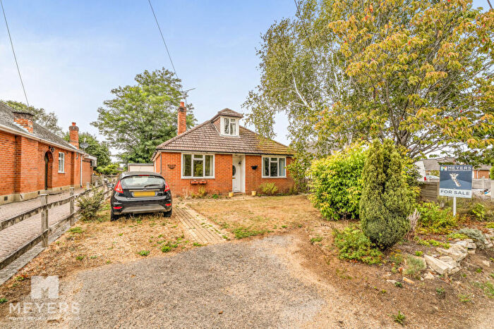 4 Bedroom Chalet For Sale In Dullar Lane, Wimborne, BH21