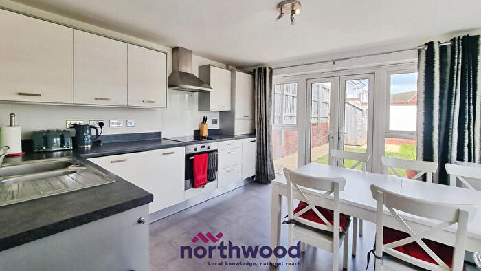4 Bedroom Semi-Detached House For Sale In Sand Grove, Exeter, EX2