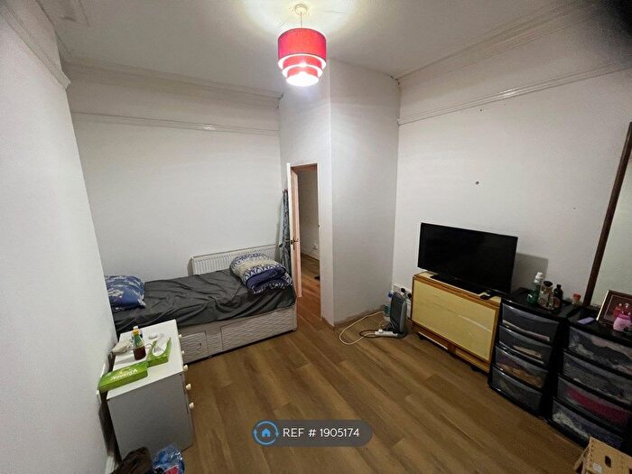 2 Bedroom Flat To Rent In Leicester, Leicester, LE5