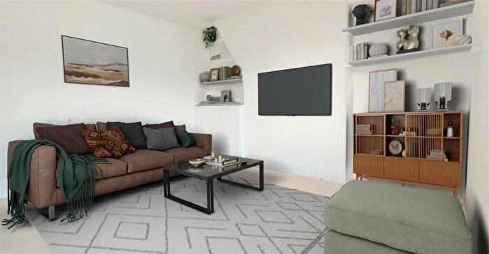 3 Bedroom Flat To Rent In Glenmore Road, Belsize Park, NW3