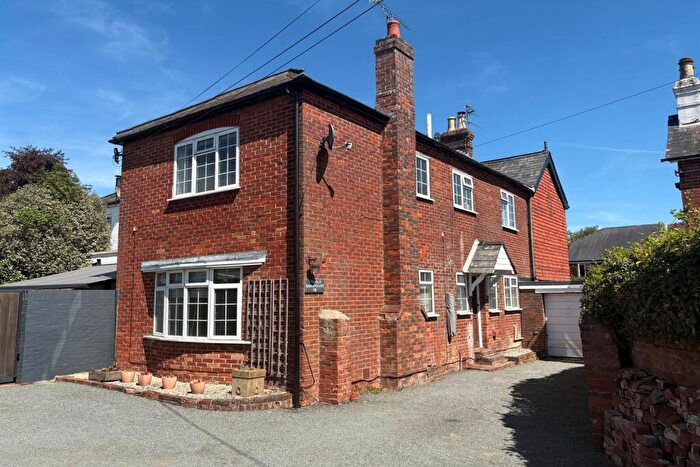 3 Bedroom Semi Detached House To Rent In Barham Road, Petersfield, GU32