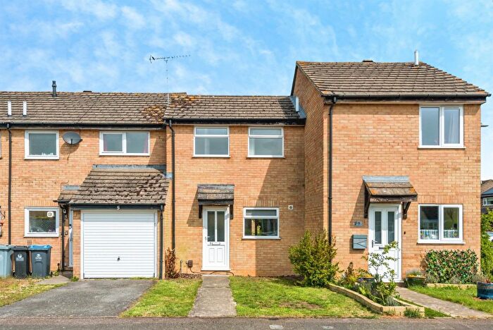 1 Bedroom Terraced House For Sale In Mayfield Close, Carterton, OX18