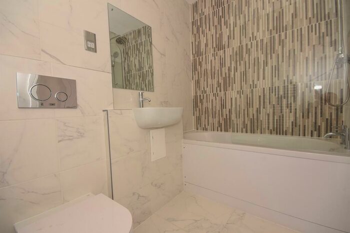 2 Bedroom Apartment To Rent In High Street, Braintree, CM7
