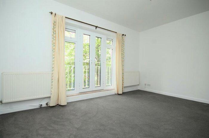 3 Bedroom Flat To Rent In Burghley Road, Kentish Town, NW5