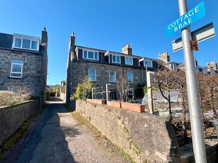 3 Bedroom Flat To Rent In Cottage Brae, City Centre, Aberdeen, AB10