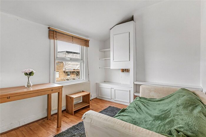 1 Bedroom Flat For Sale In Penwortham Road, London, SW16