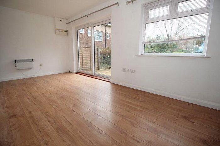 2 Bedroom Flat To Rent In Claylands Road, Bishops Waltham, SO32