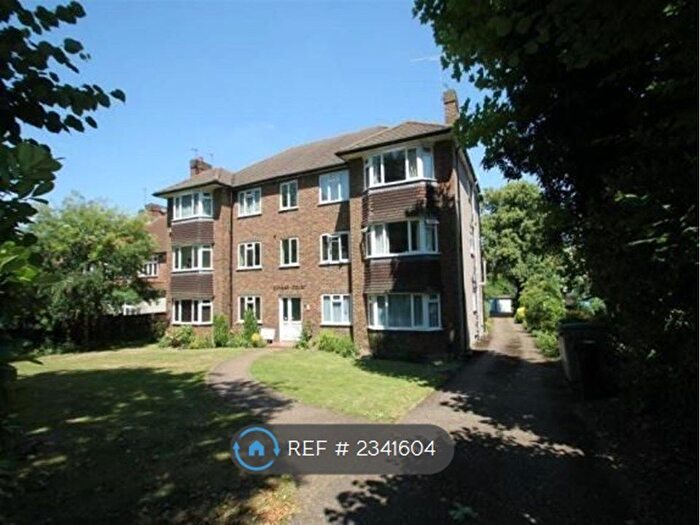 2 Bedroom Flat To Rent In Dunbar Court, Bromley, BR2