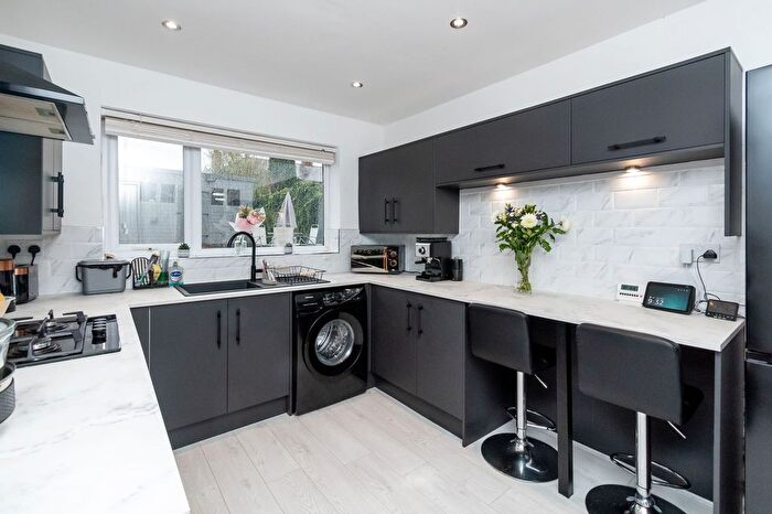 3 Bedroom Semi-Detached House To Rent In Dunriding Lane, St. Helens, WA10