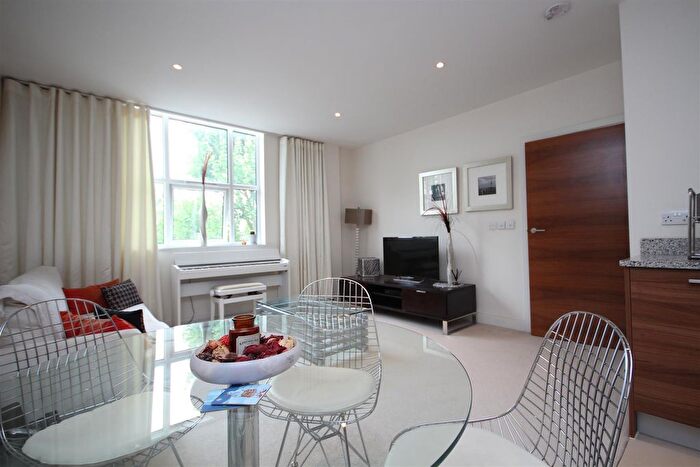 1 Bedroom Flat To Rent In Bromyard House, Bromyard Avenue, W3