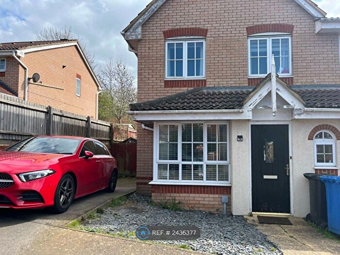 3 Bedroom Semi-Detached House To Rent In Abbots Close, Kettering, NN15