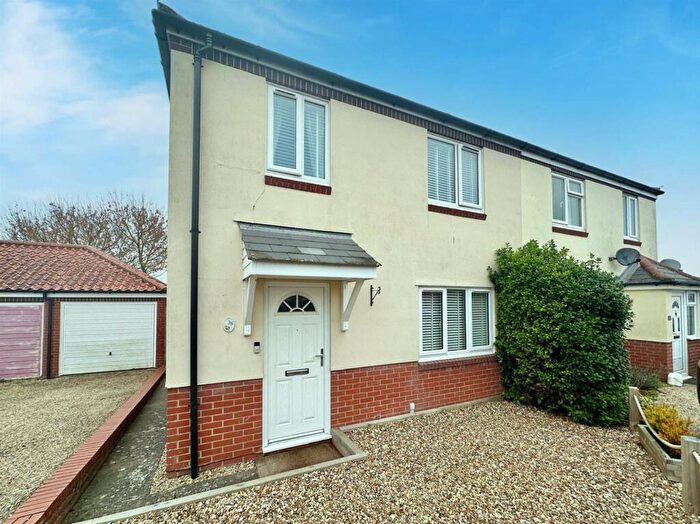 3 Bedroom Semi-Detached House For Sale In Woodward Avenue, Bacton, IP14